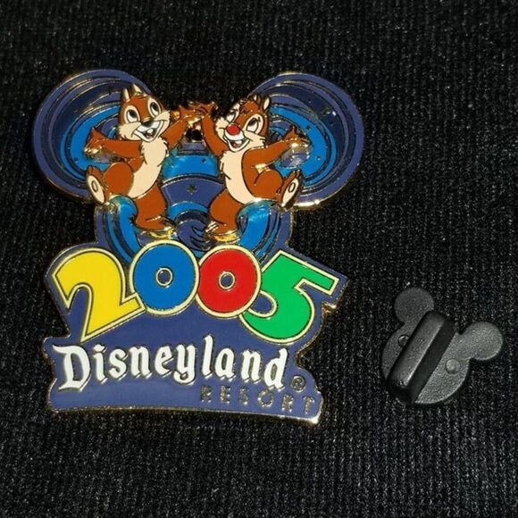 Disney Pin Chip Dale Disneyland 2005 Collection Mickey Ears Background 35427 PoP - Picture 1 of 9